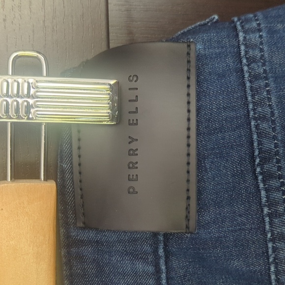 Perry Ellis Blue Straight Jeans Classic Style - Size 34 X 28 Good Condition - Picture 5 of 7